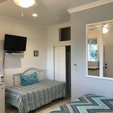 拿骚The Oasis Retreat公寓 外观 照片
